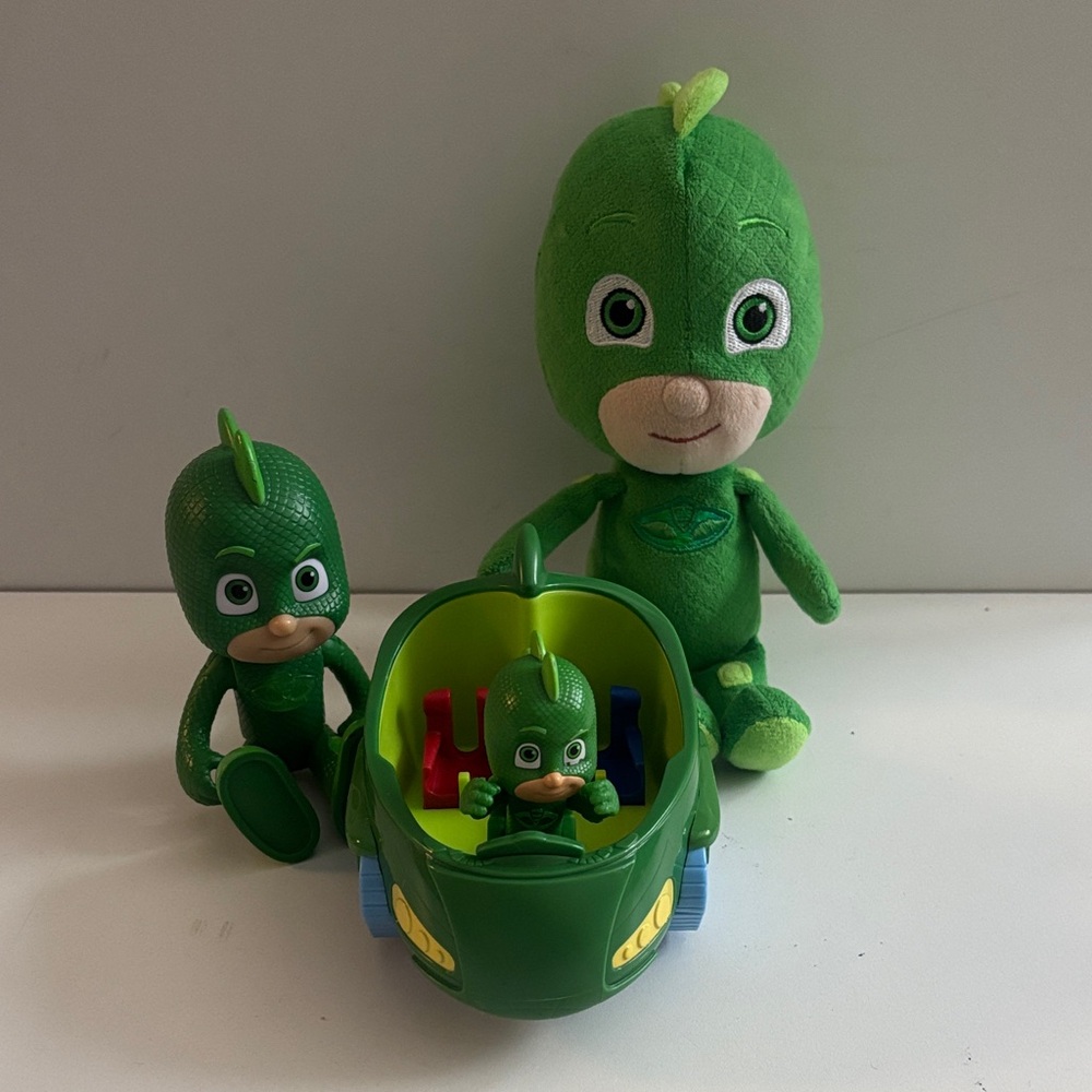 Green PJ Mask Gecko Superhero Toy Set